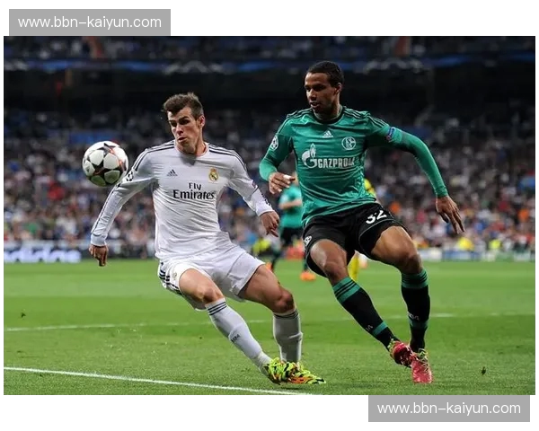 弗赖堡与沙尔克:一场绿茵场上的宿命对决与时代缩影 弗赖堡与沙尔克:一场绿茵场上的宿命对决与时代缩影